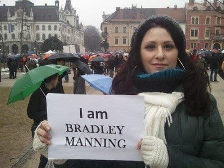 i_am_bradley_manning4.jpg