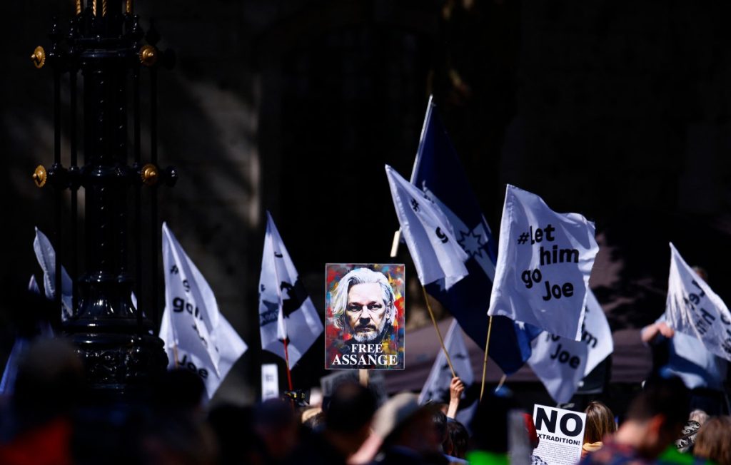 karen_assange