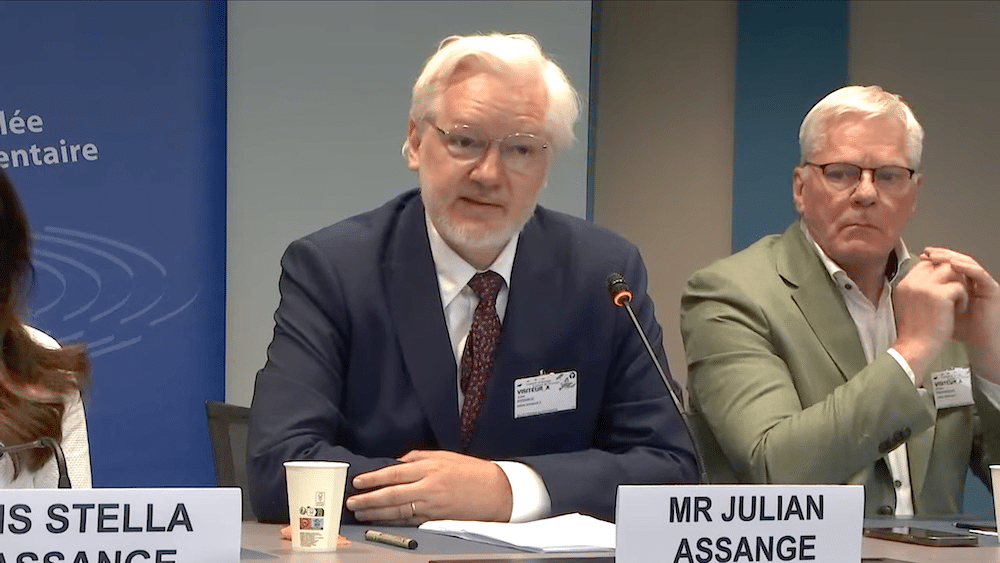 assange-featue-1000x563